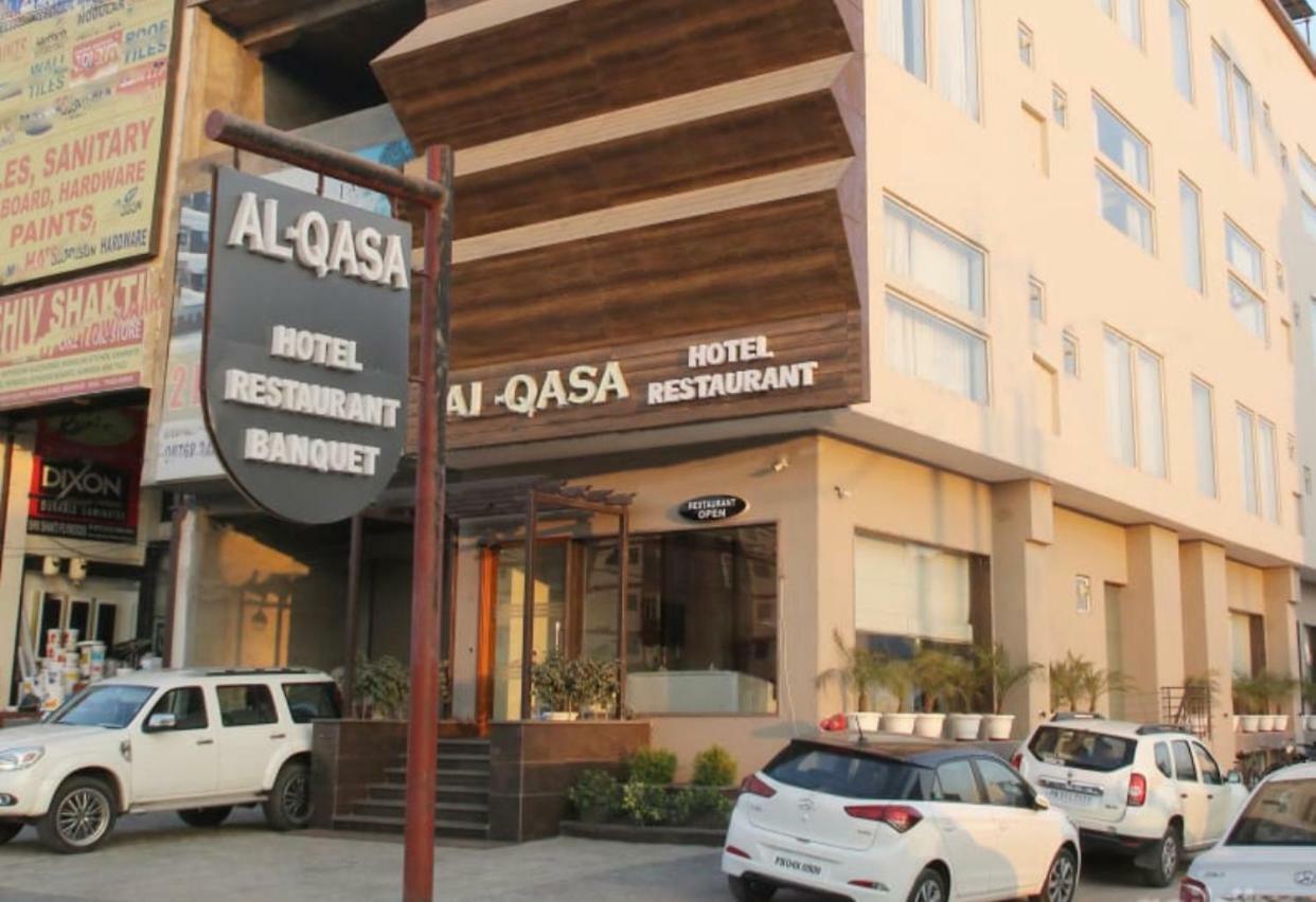Al-Qasa Hotel Zirakpur Zewnętrze zdjęcie